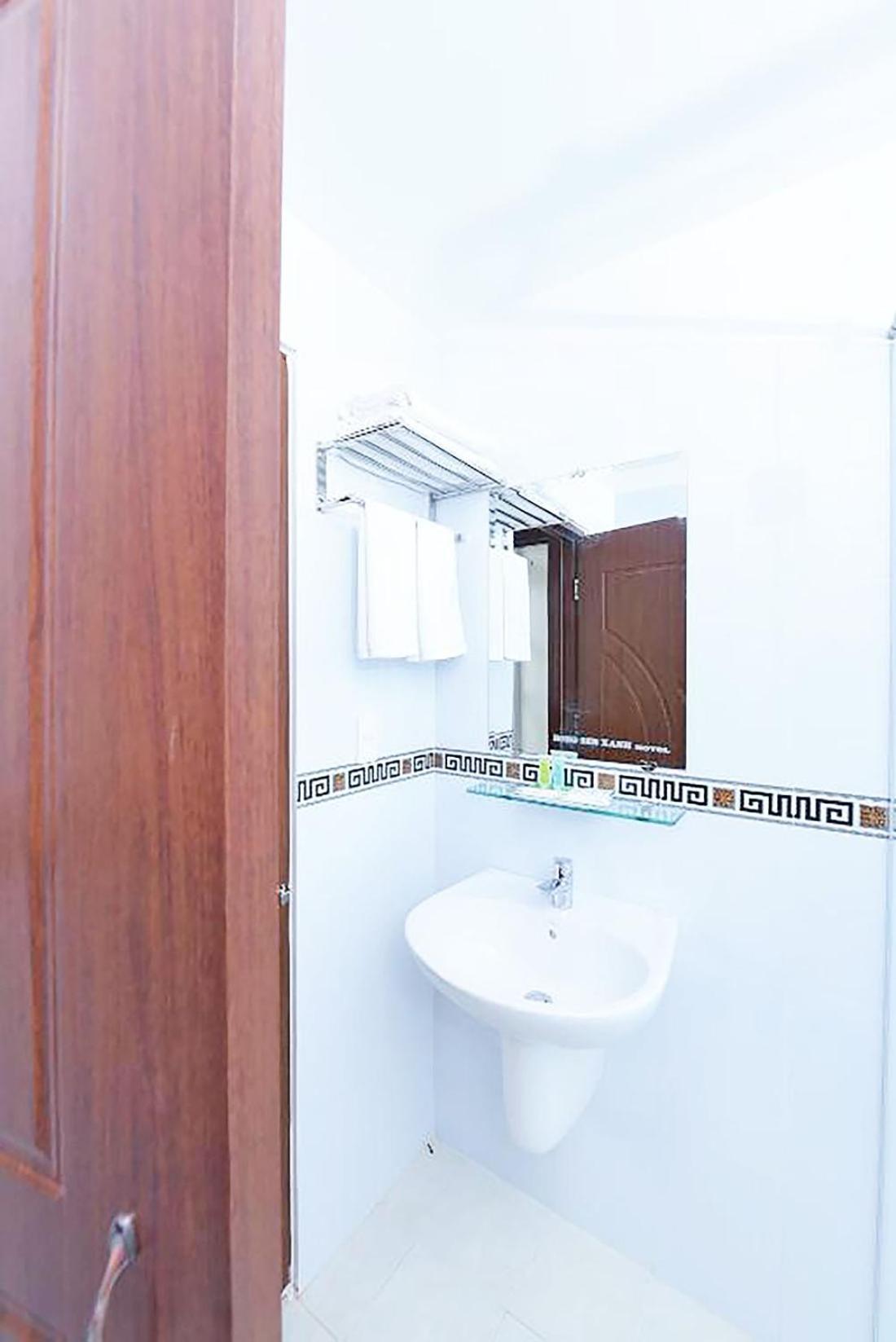 Cao Lãnh Bong Sen Xanh Hotel מראה חיצוני תמונה